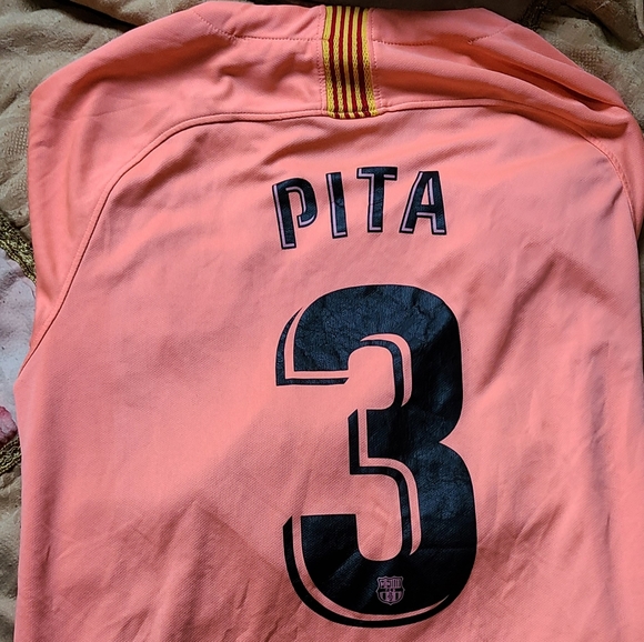 Barcelona 2018/19 Kit (Fan Made) - Picture 2 of 3